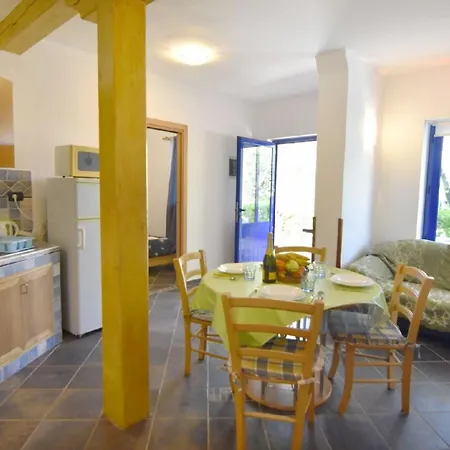 Einfache In Der Naehe Des Strandes Punta Apartment Umag